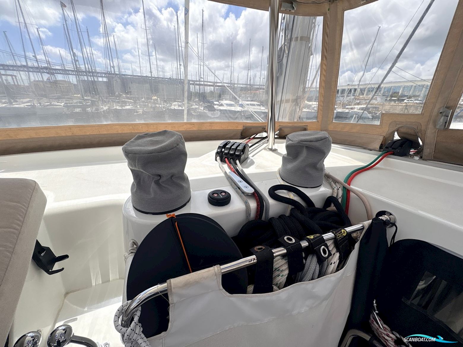 Lagoon 42