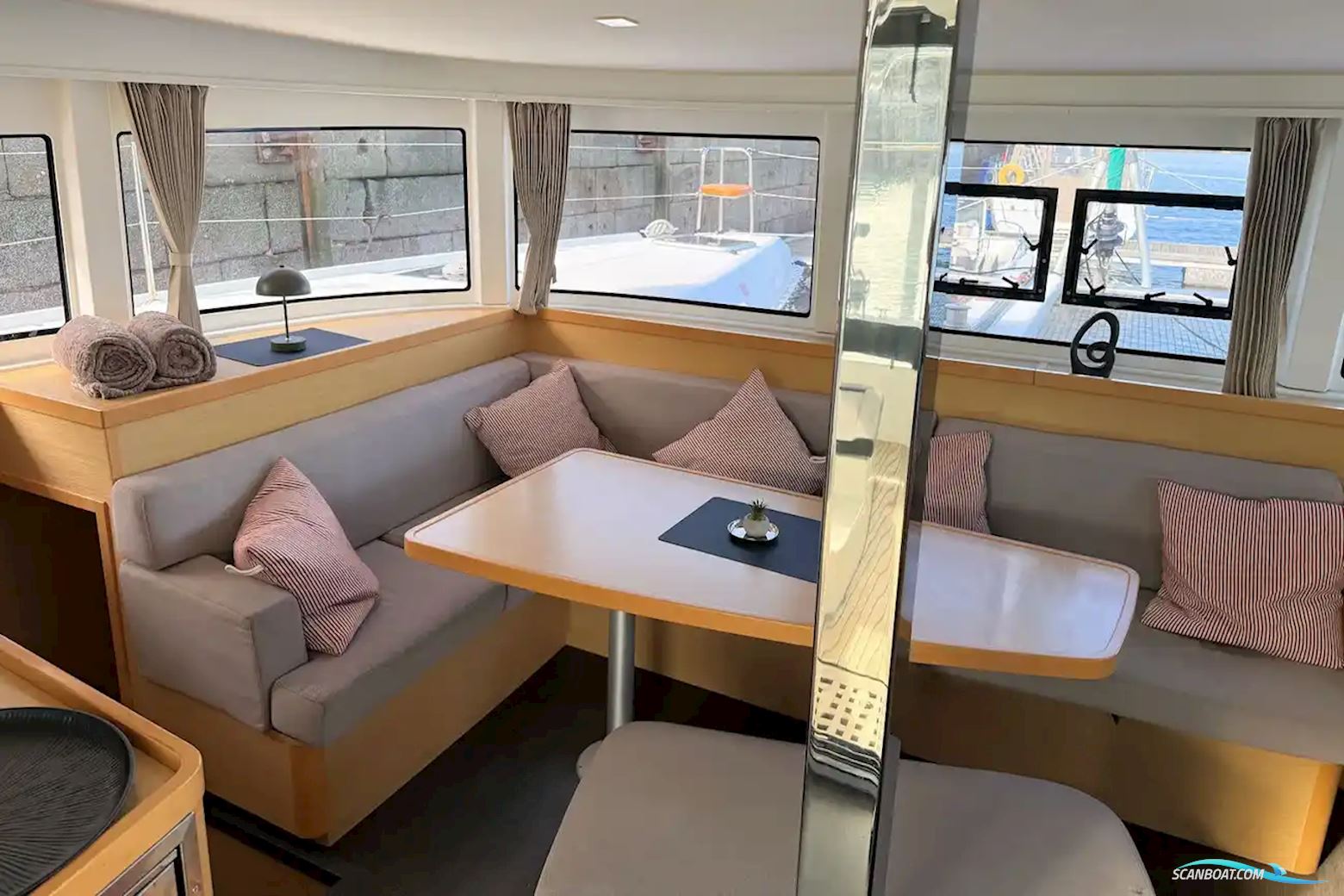 Lagoon 42