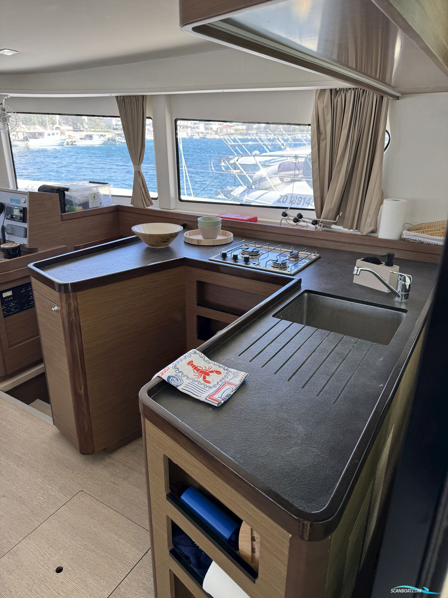 Lagoon 42
