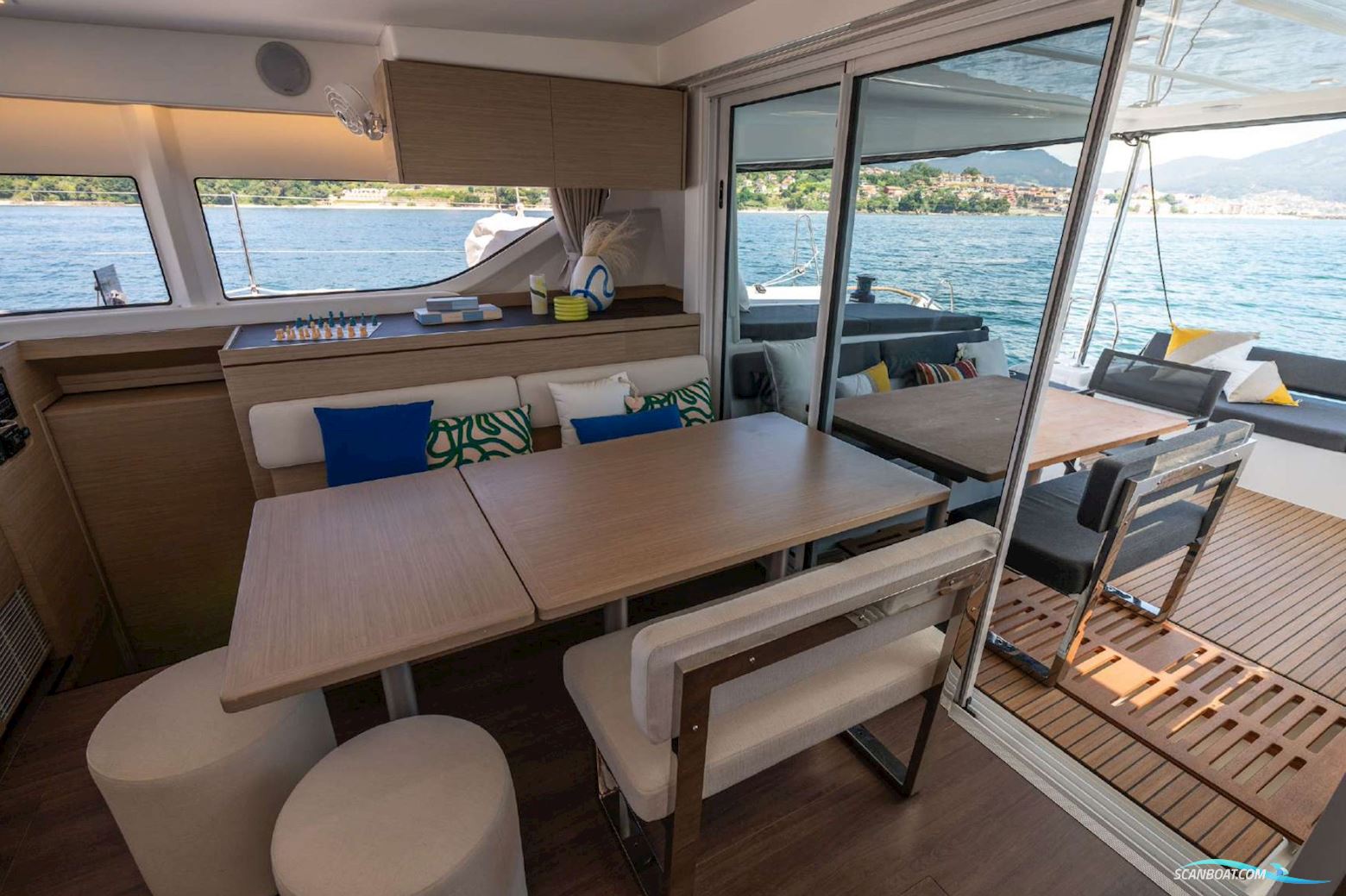 Lagoon 43