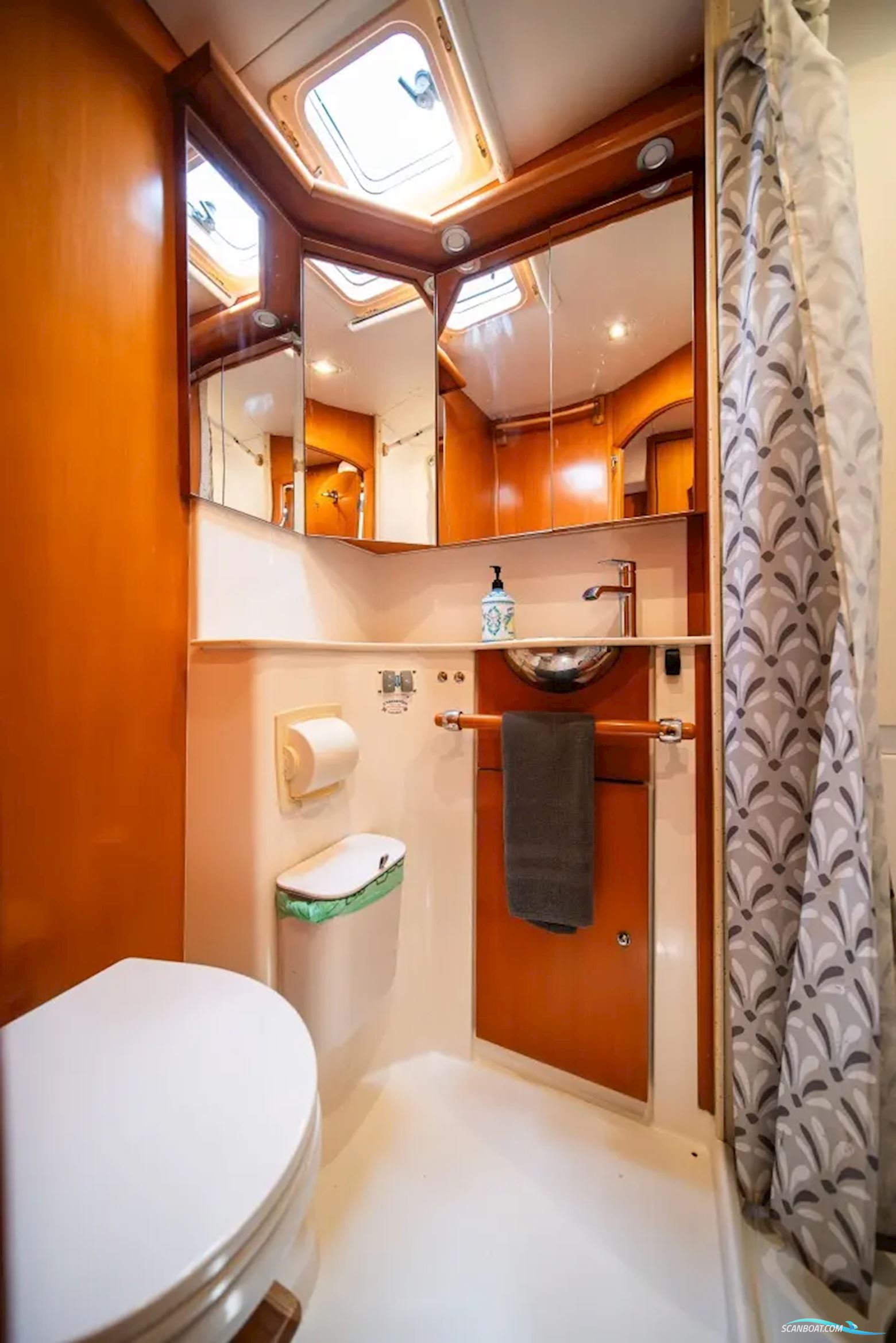 Lagoon 500
