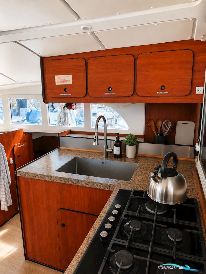 Lagoon 570