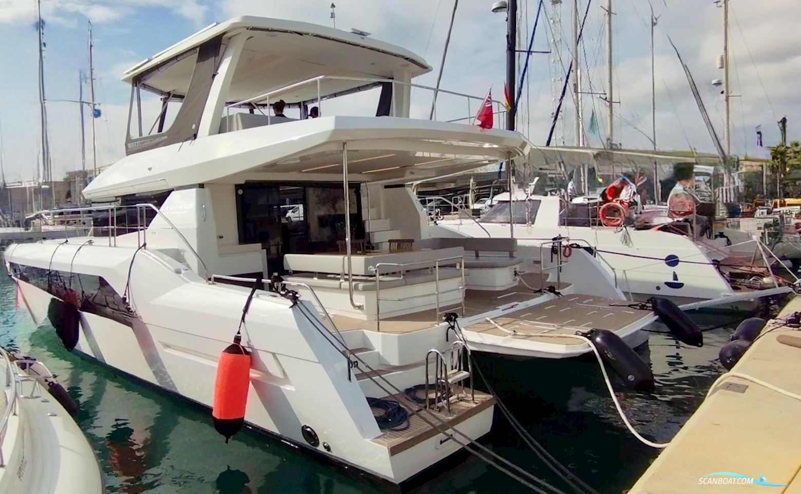 Leopard 53 Flerskrogsbåd 2024, med Yanmar 8LV370 motor, Grækenland