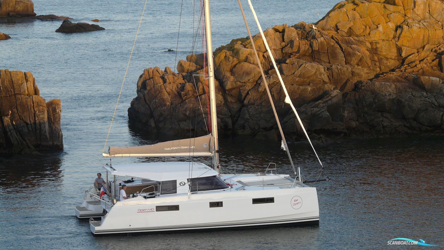 Nautitech 40 Open Flerskrogsbåd 2017, Ej oplyst