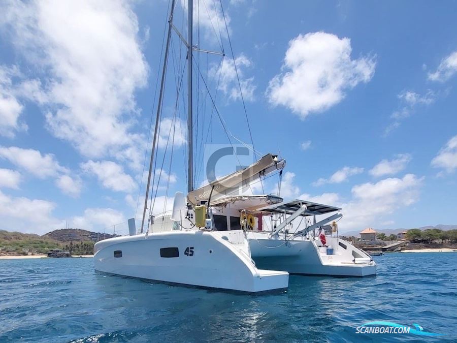 Outremer 45 Mk2 Flerskrogsbåd 2020, med Volvo Penta D1-30 motor, Spanien