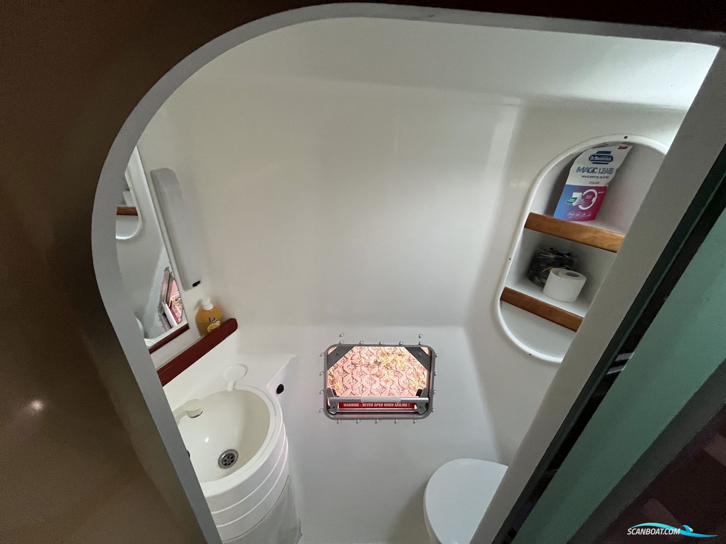 Athena38 Fountaine Pajot