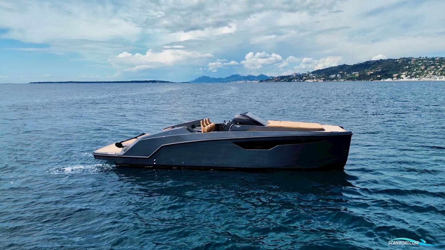 Aurea 30 Cabin Dream Daycruiser Flerskrovsbåt 2023, med Mercruiser 4.5L Mpi 250 HP (V6) motor, Frankrike