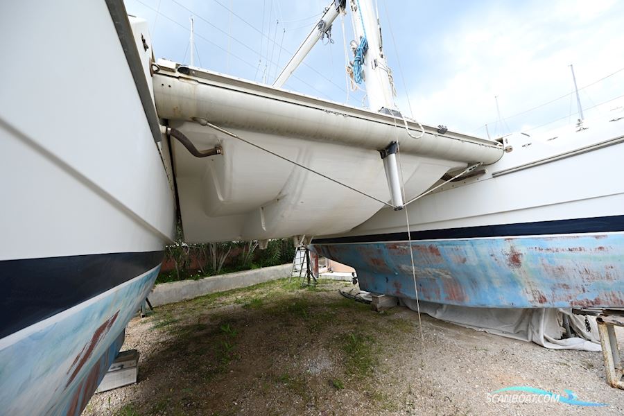 Beneteau Blue II Catamaran