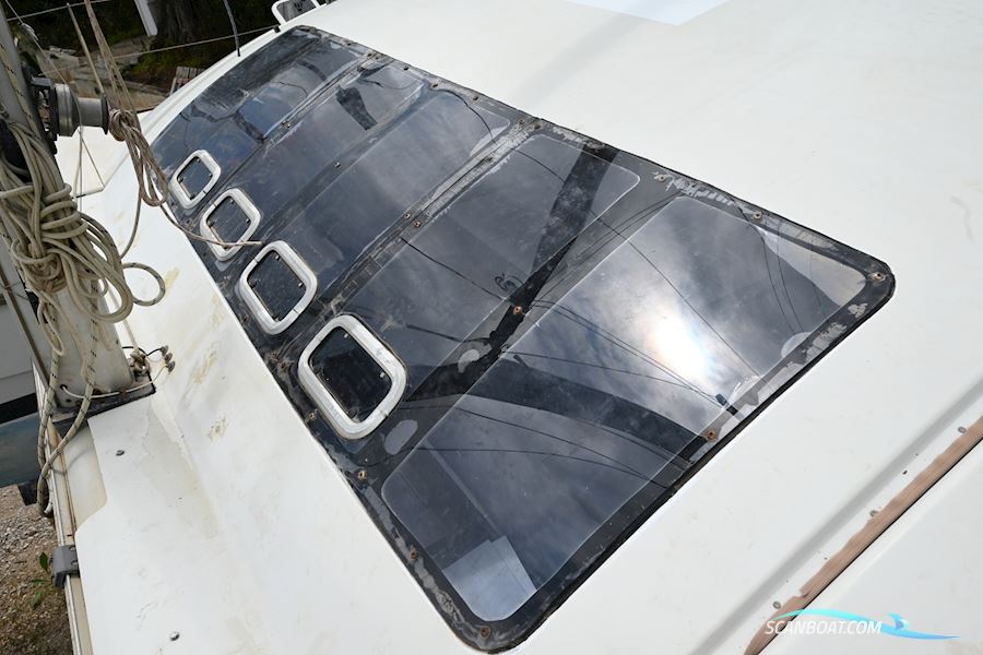 Beneteau Blue II Catamaran