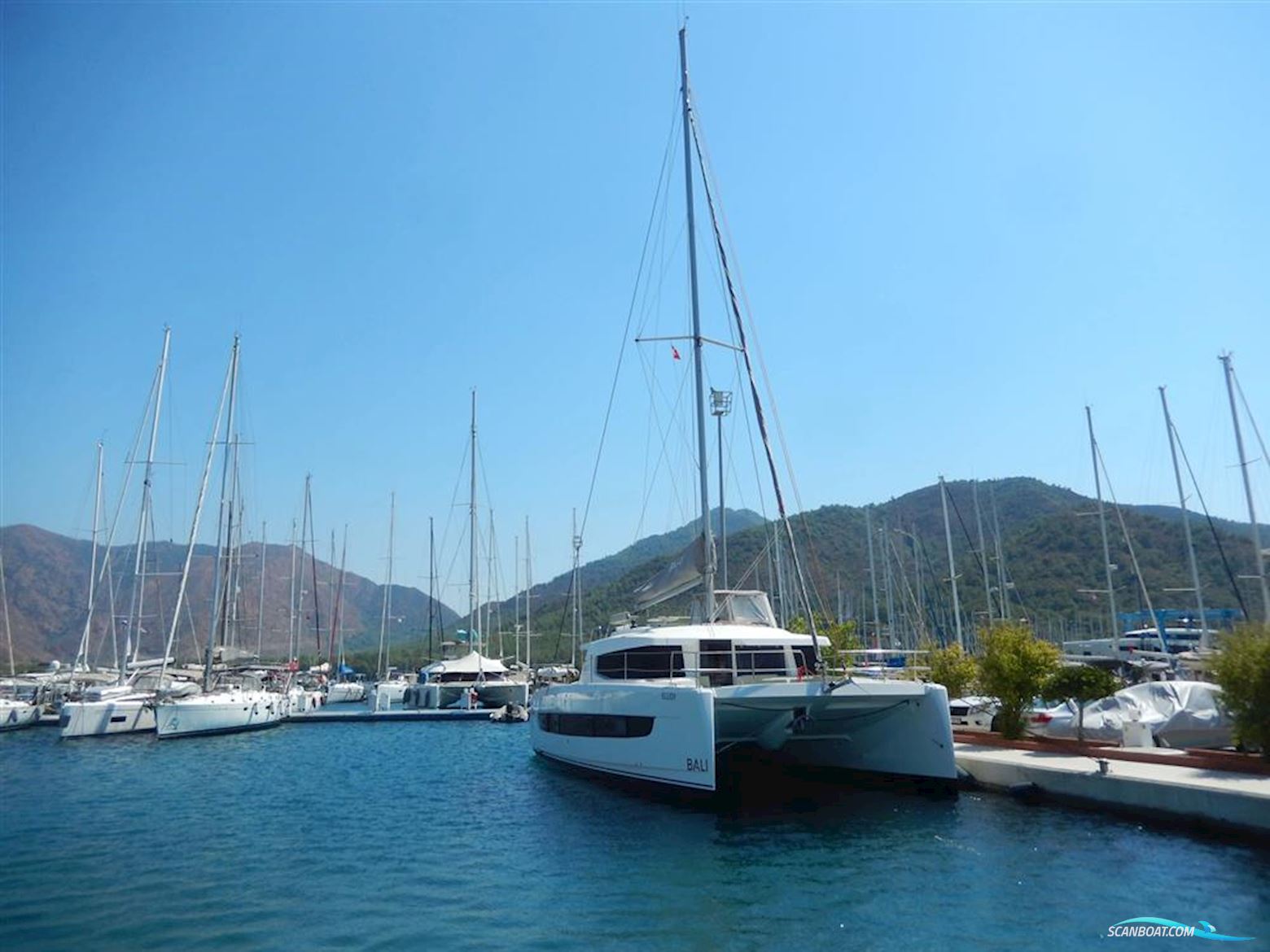 Catana Bali 4.4