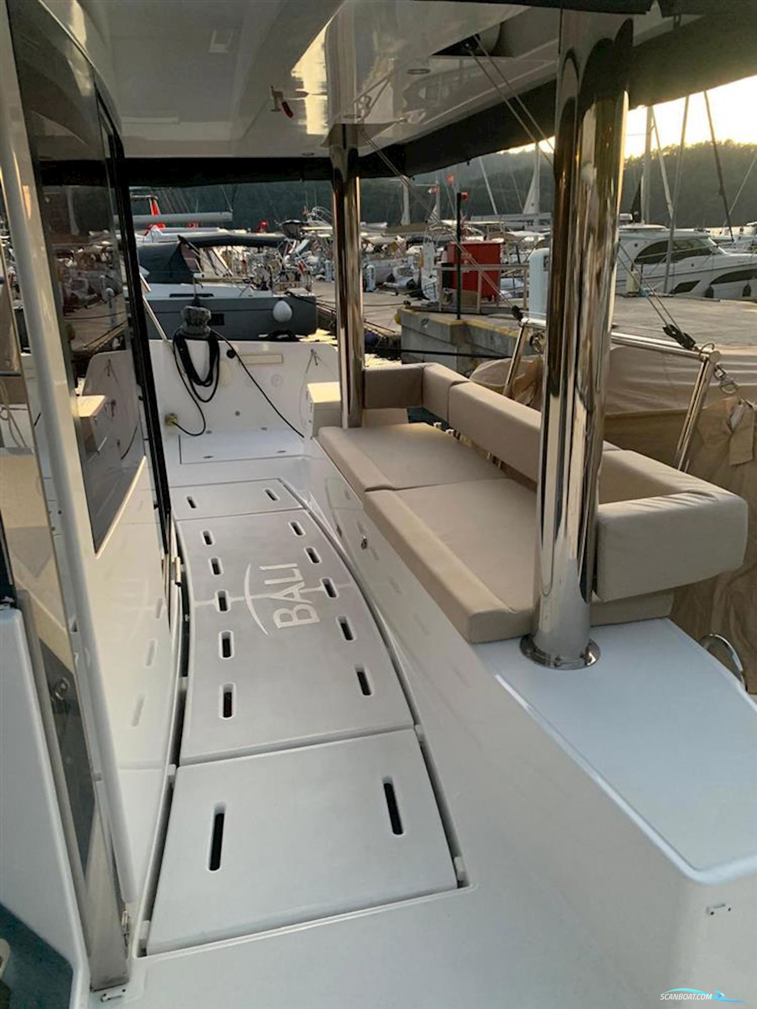 Catana Bali 4.8