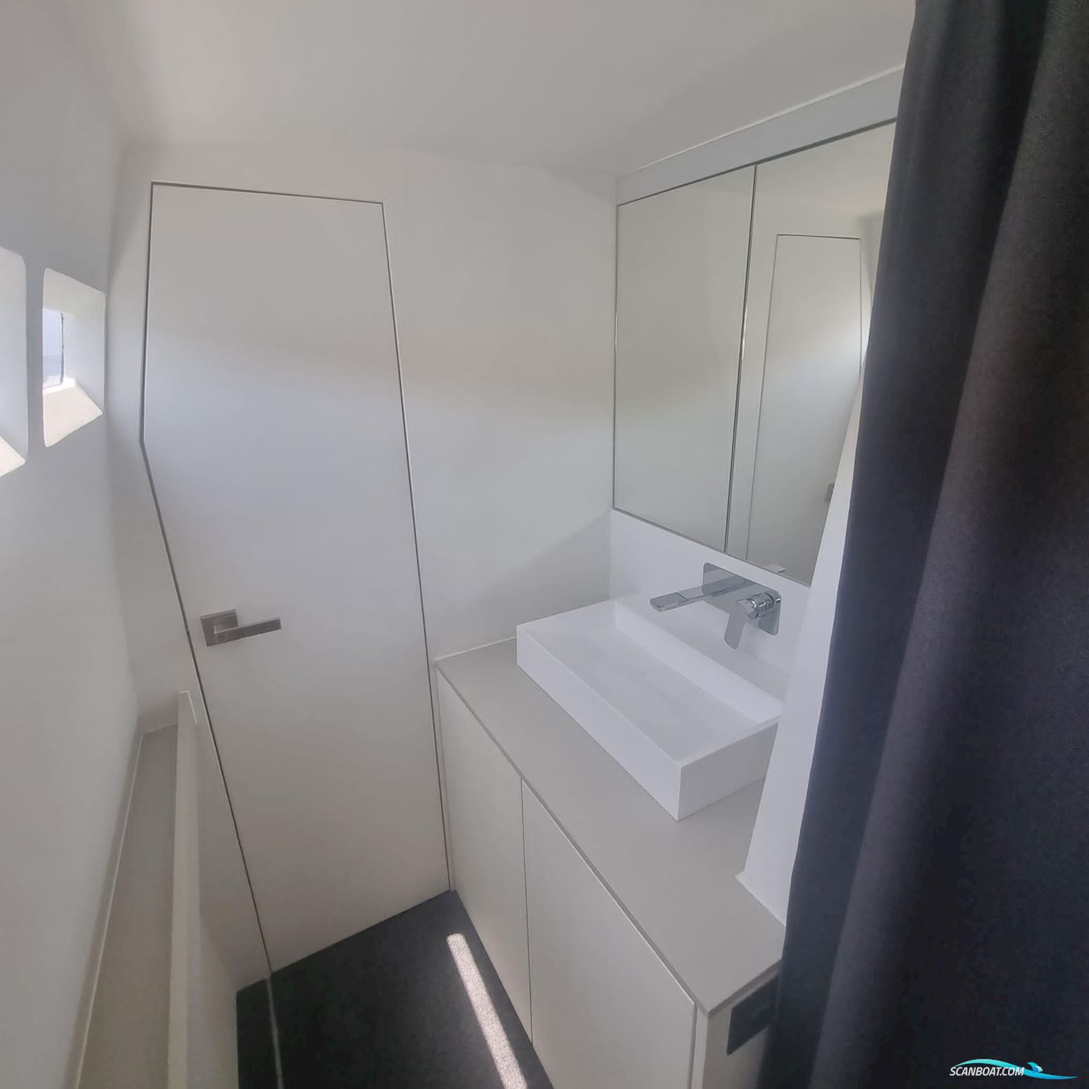 Custom 22m Catamaran