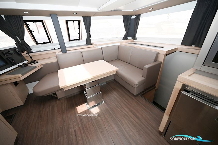Fountaine Pajot Astrea 42
