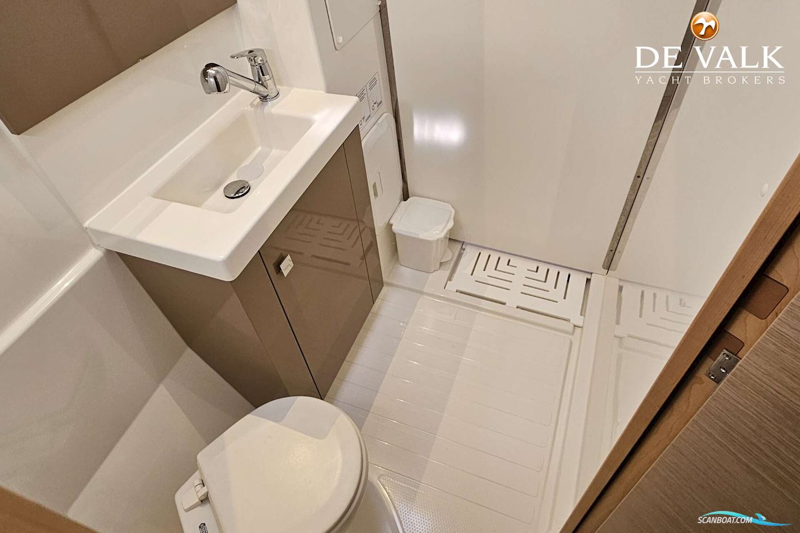 Fountaine Pajot Astrea 42