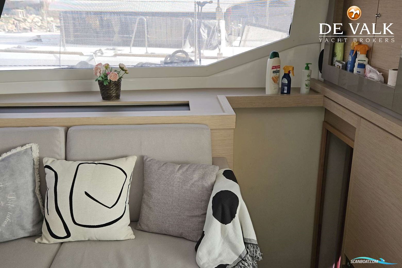 Fountaine Pajot Astrea 42
