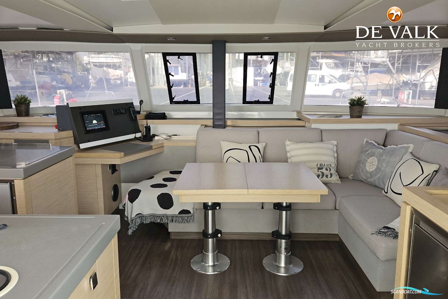 Fountaine Pajot Astrea 42