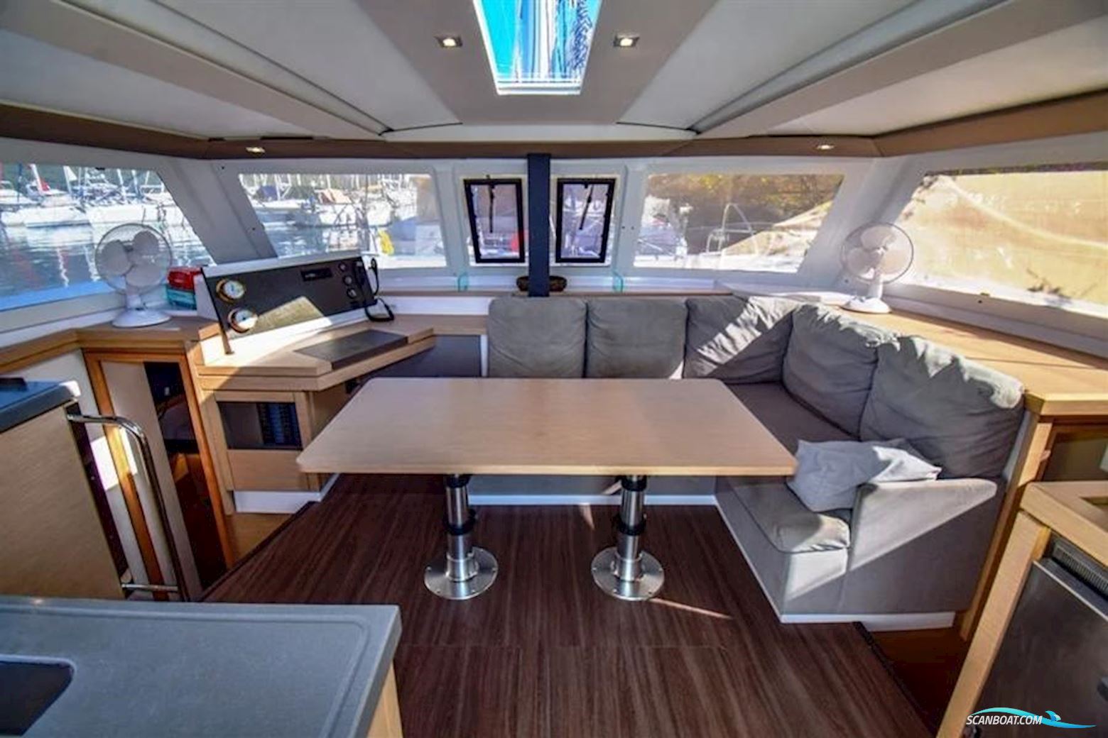 Fountaine Pajot Lucia 40