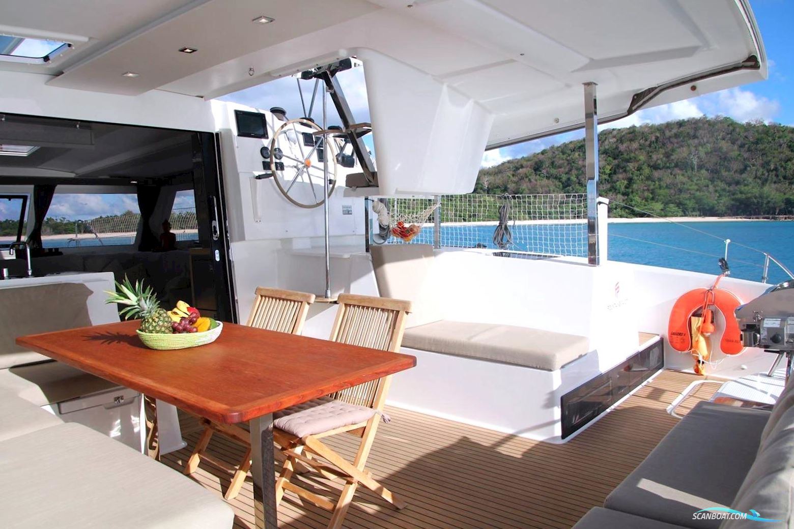 Fountaine Pajot Lucia 40