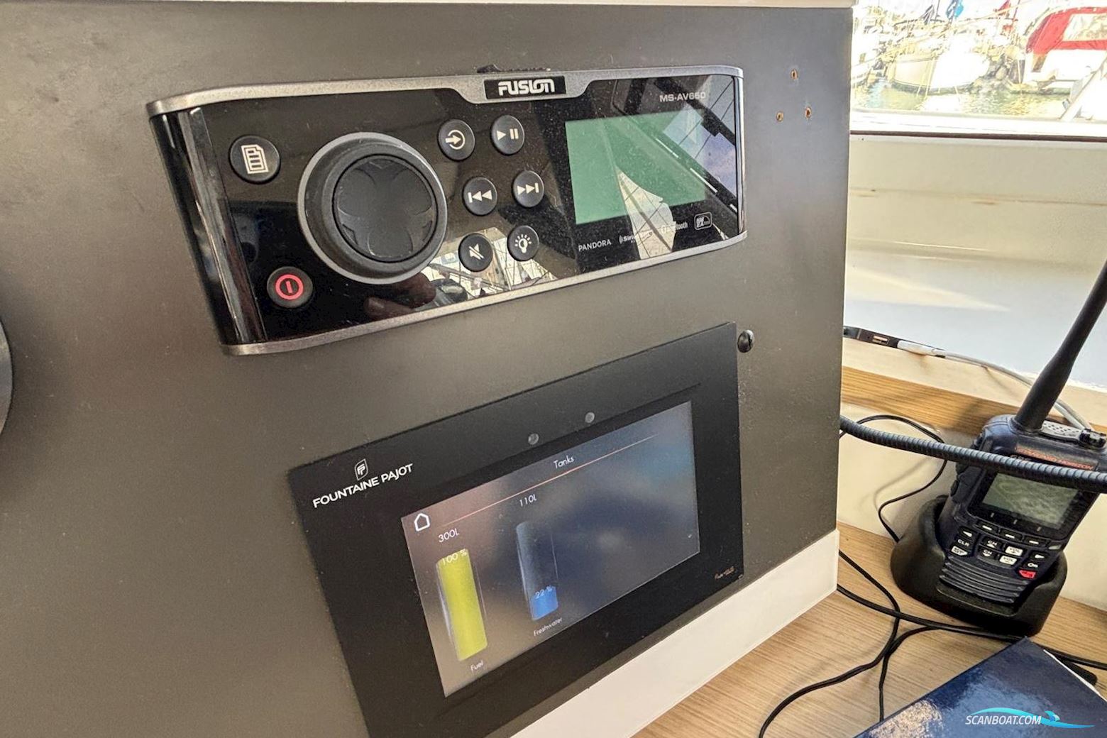 Fountaine Pajot Lucia 40