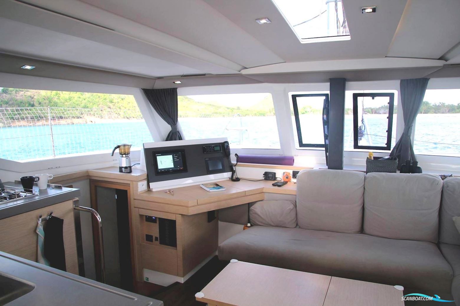 Fountaine Pajot Lucia 40