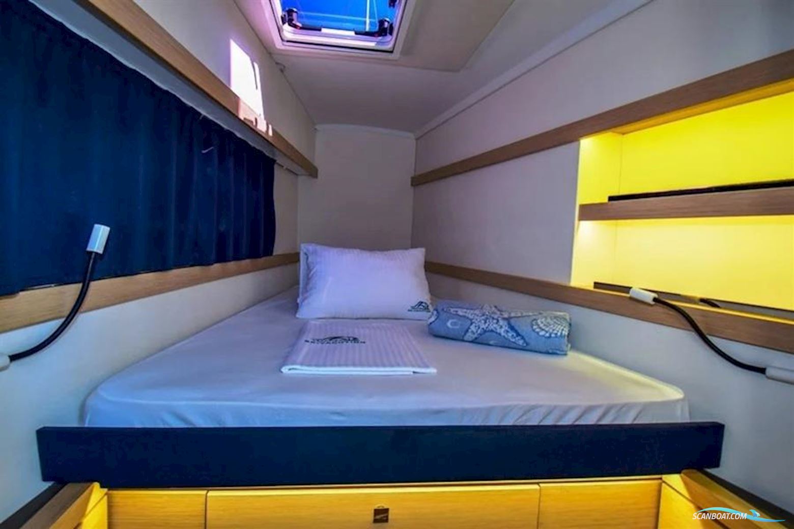Fountaine Pajot Lucia 40