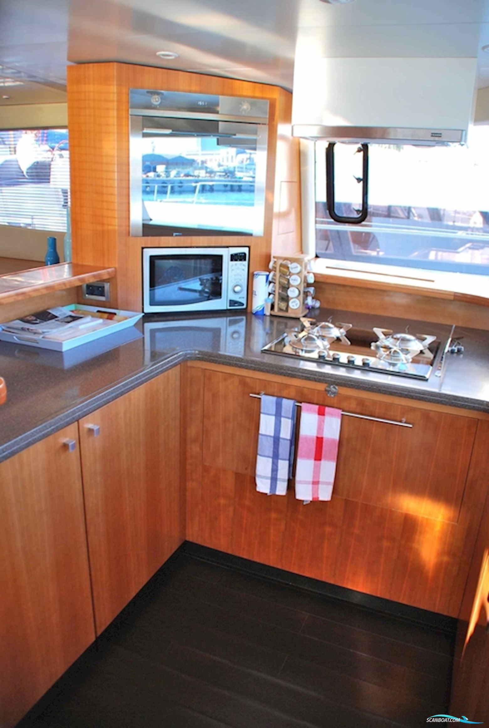 Fountaine Pajot Queensland 55