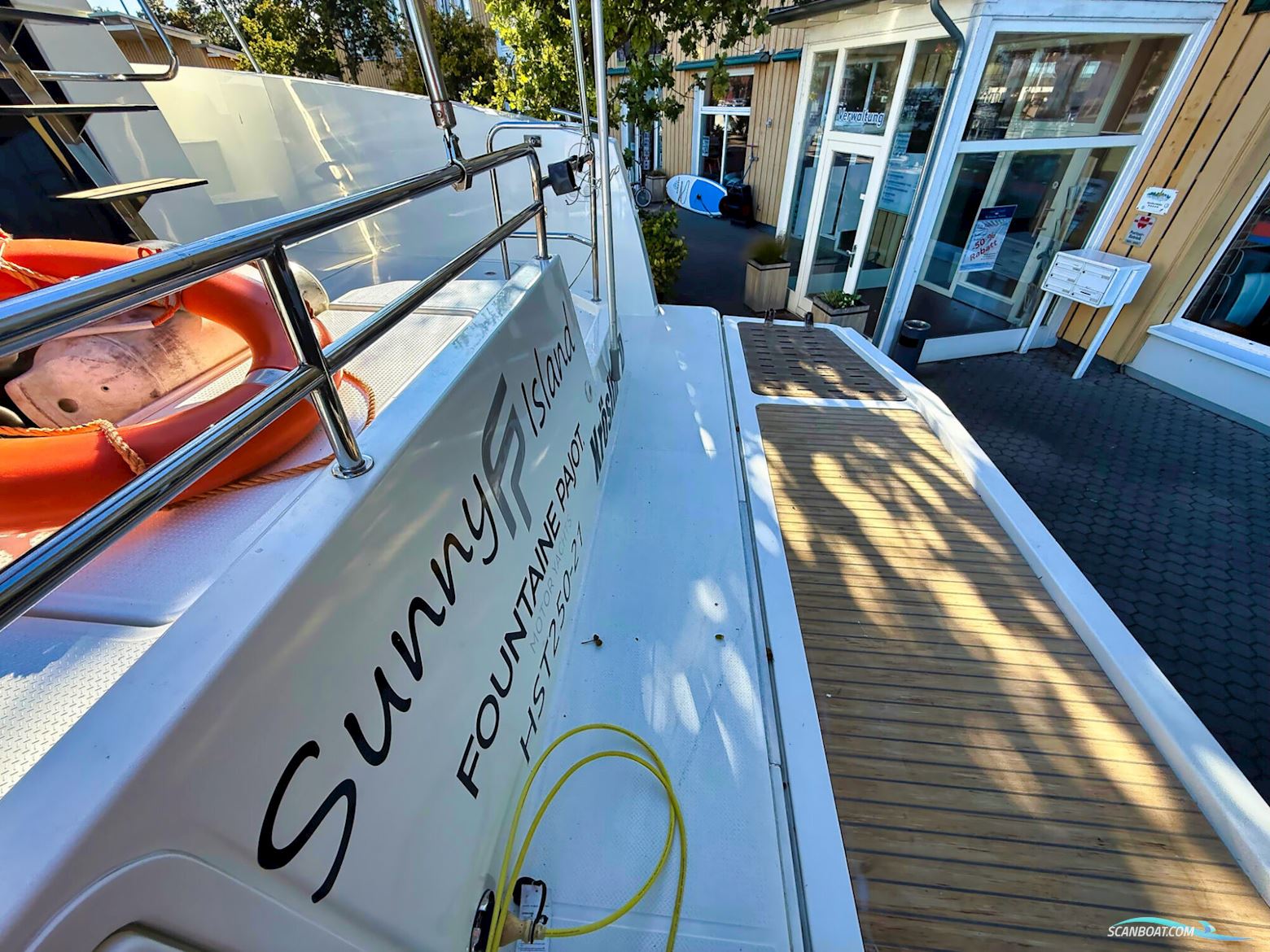Fountaine Payot Motorcatamaran MY 37