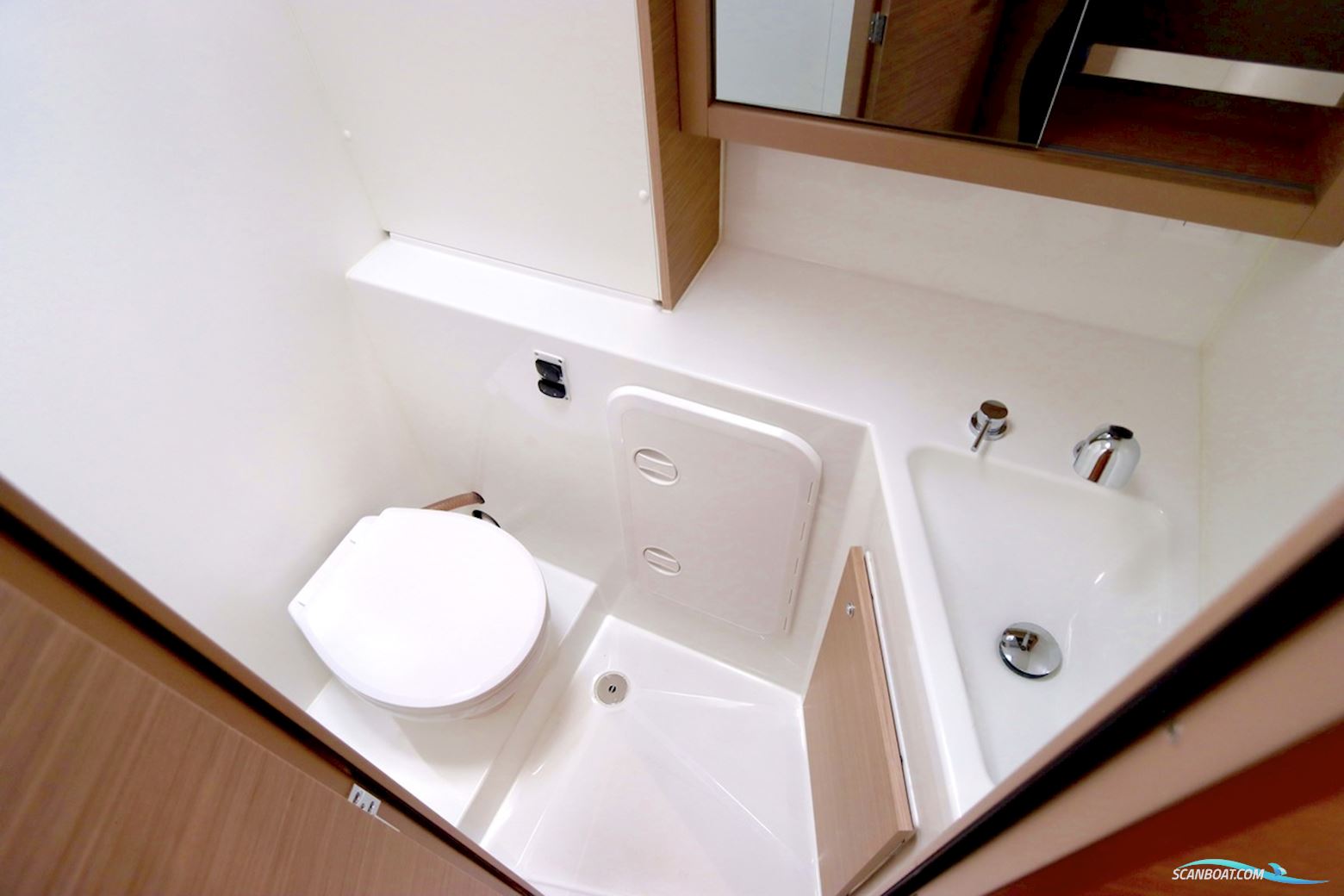 Lagoon 42 Full Specs