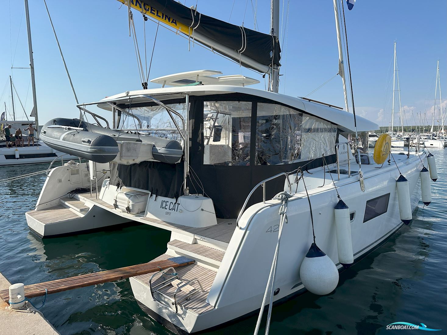 Lagoon 42