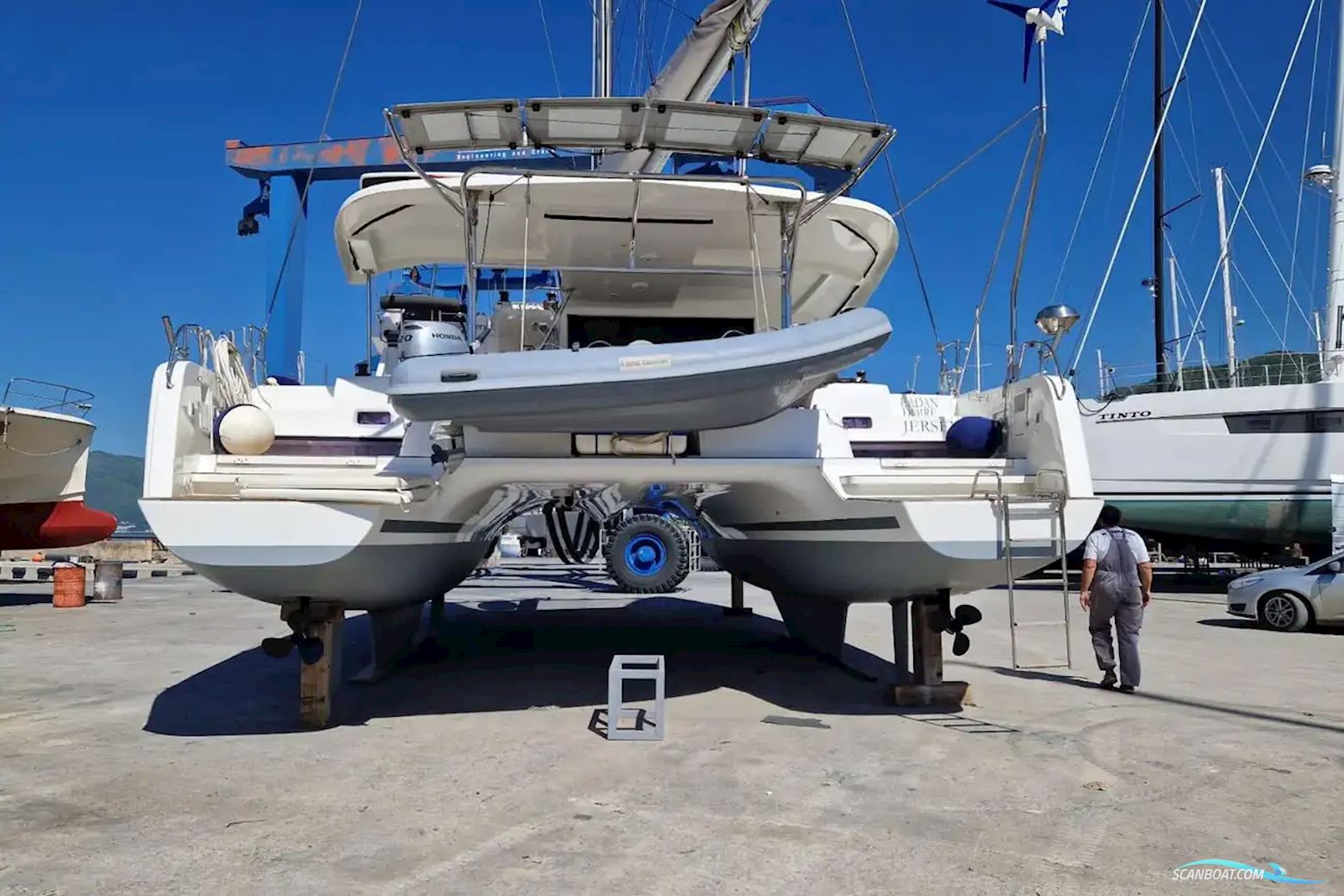 Lagoon 42