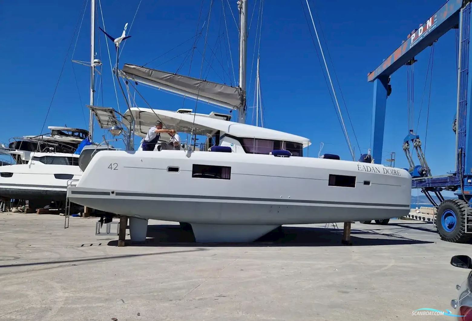Lagoon 42