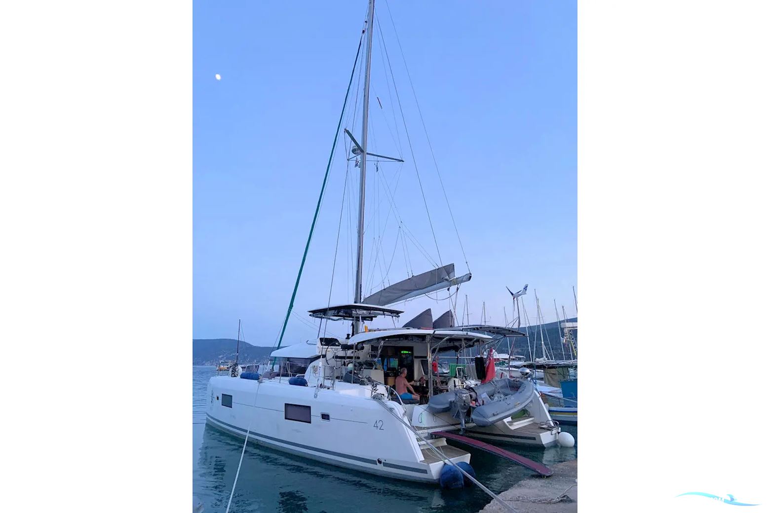 Lagoon 42