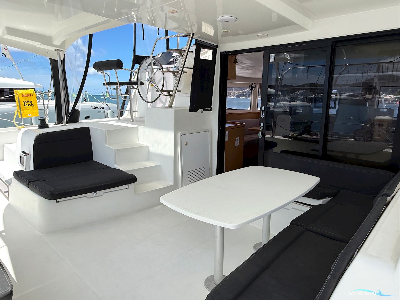 Lagoon 42