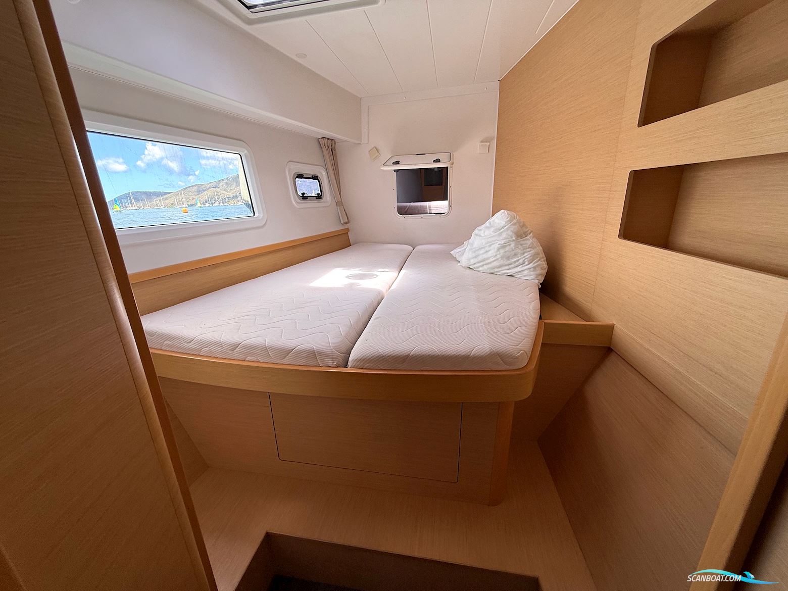 Lagoon 42