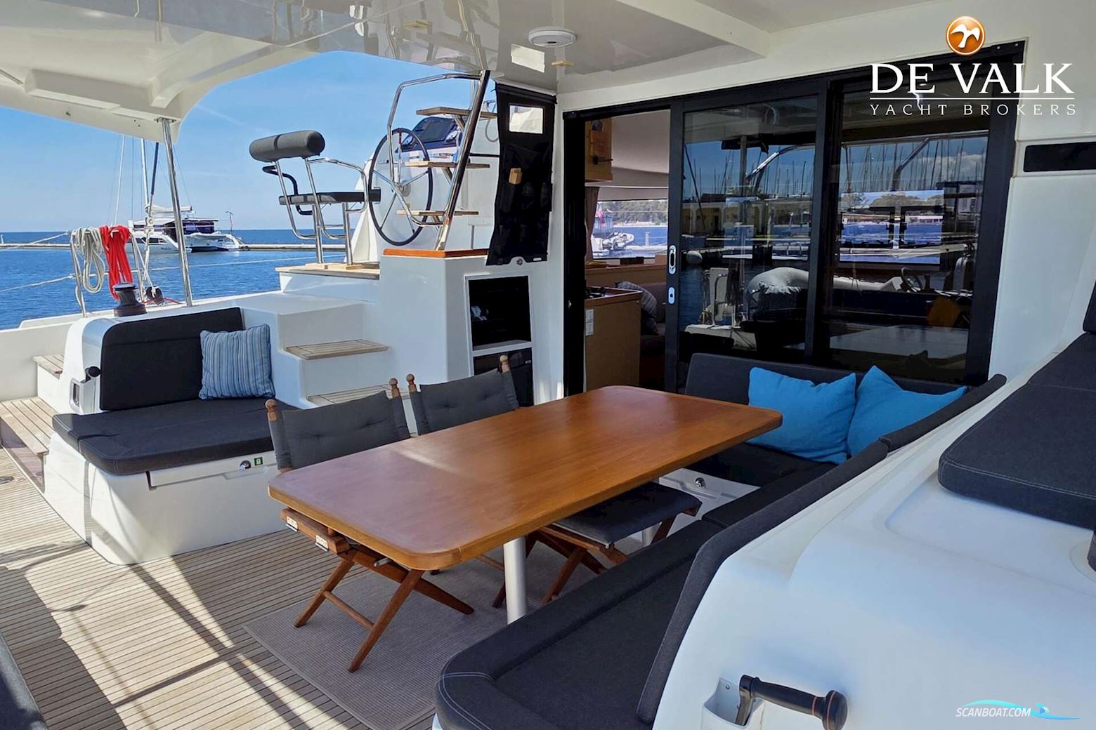 Lagoon 42