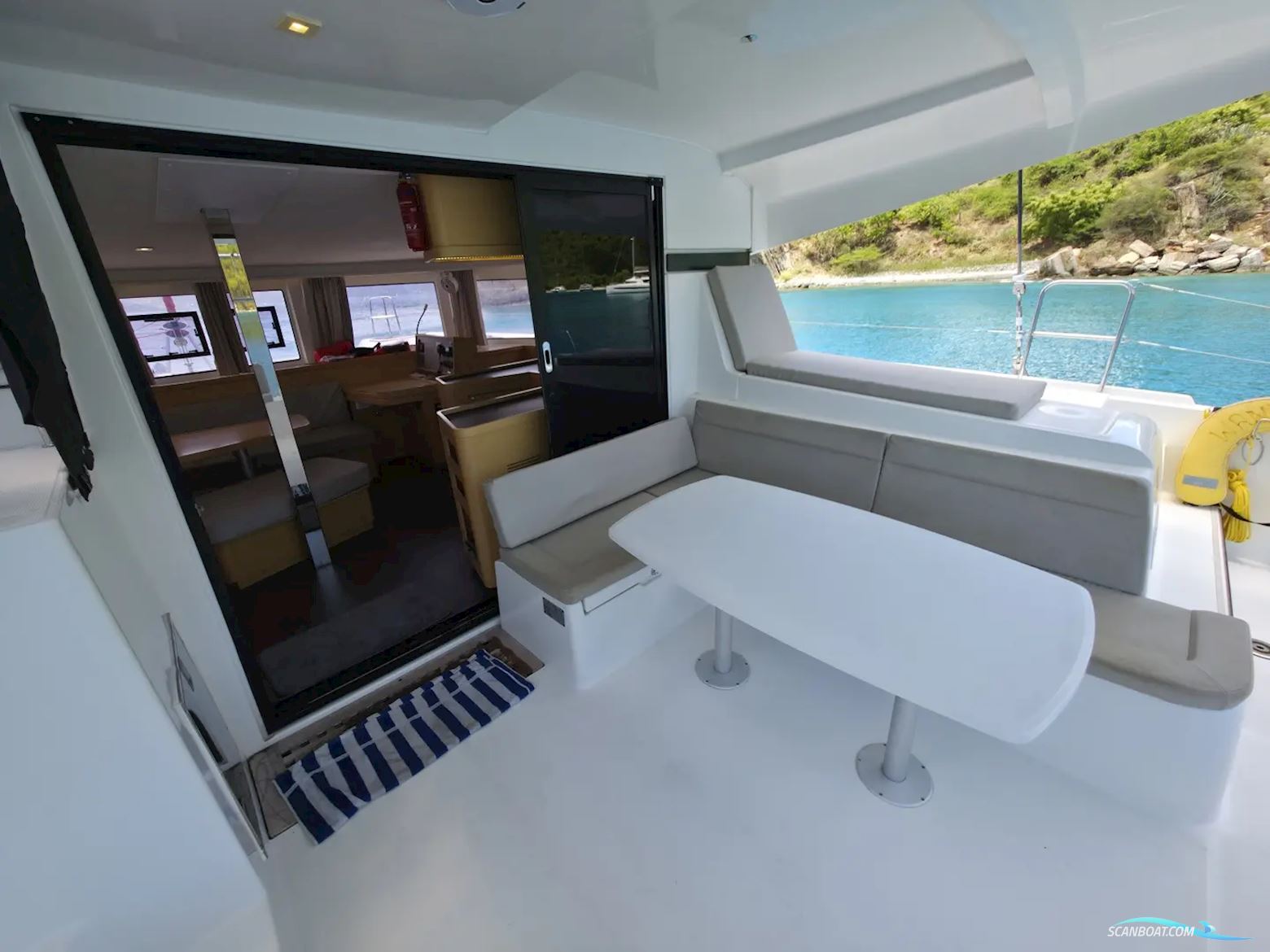 Lagoon 42