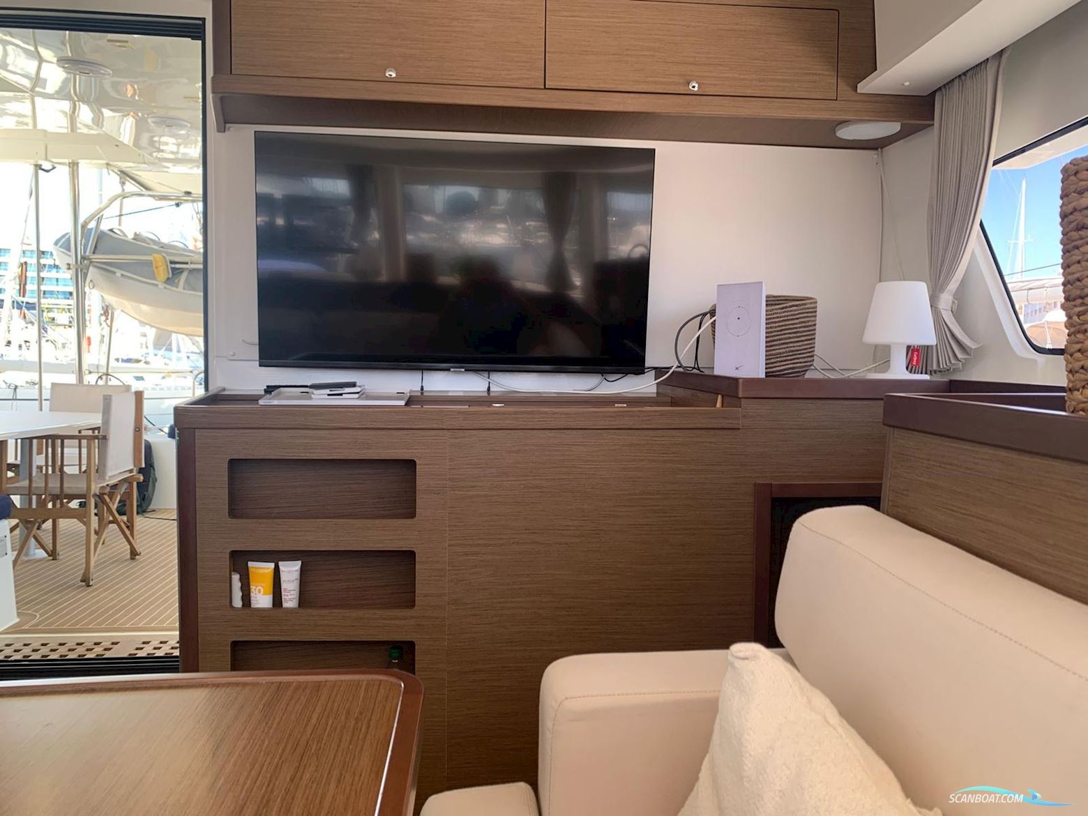 Lagoon 42
