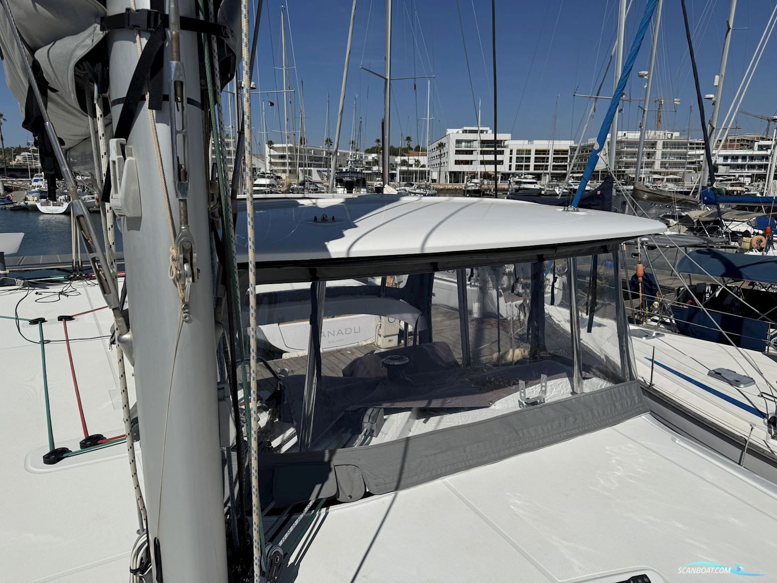 Lagoon 42
