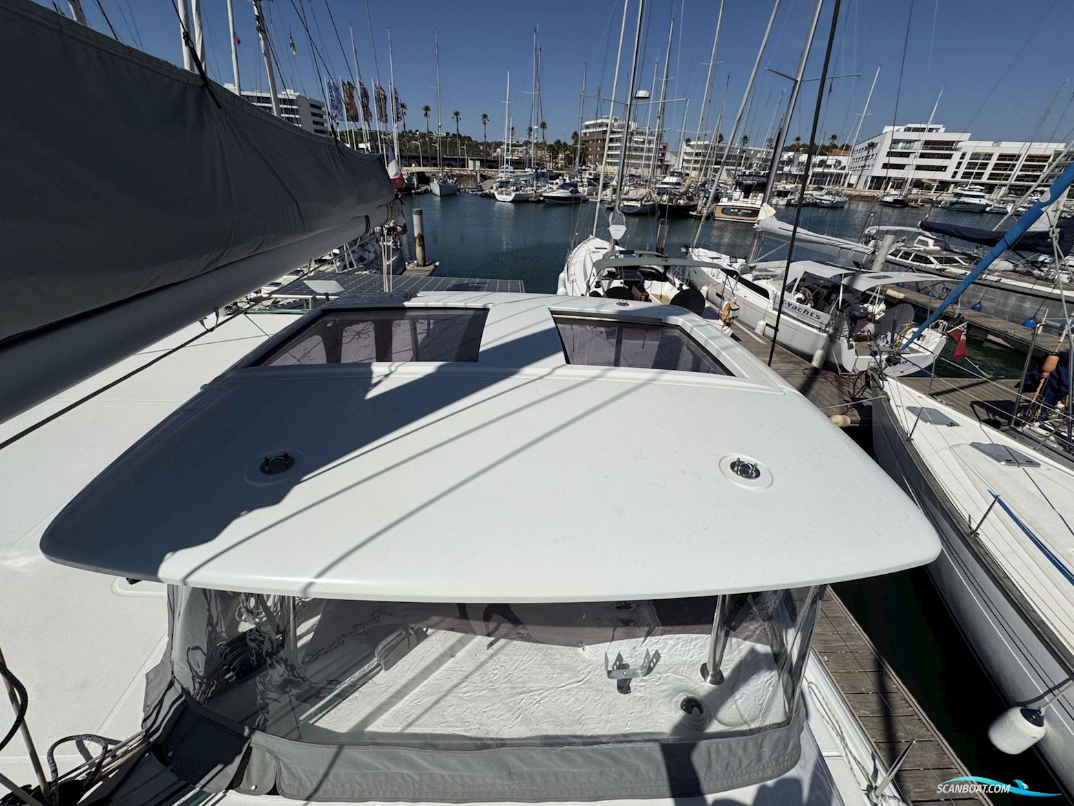 Lagoon 42