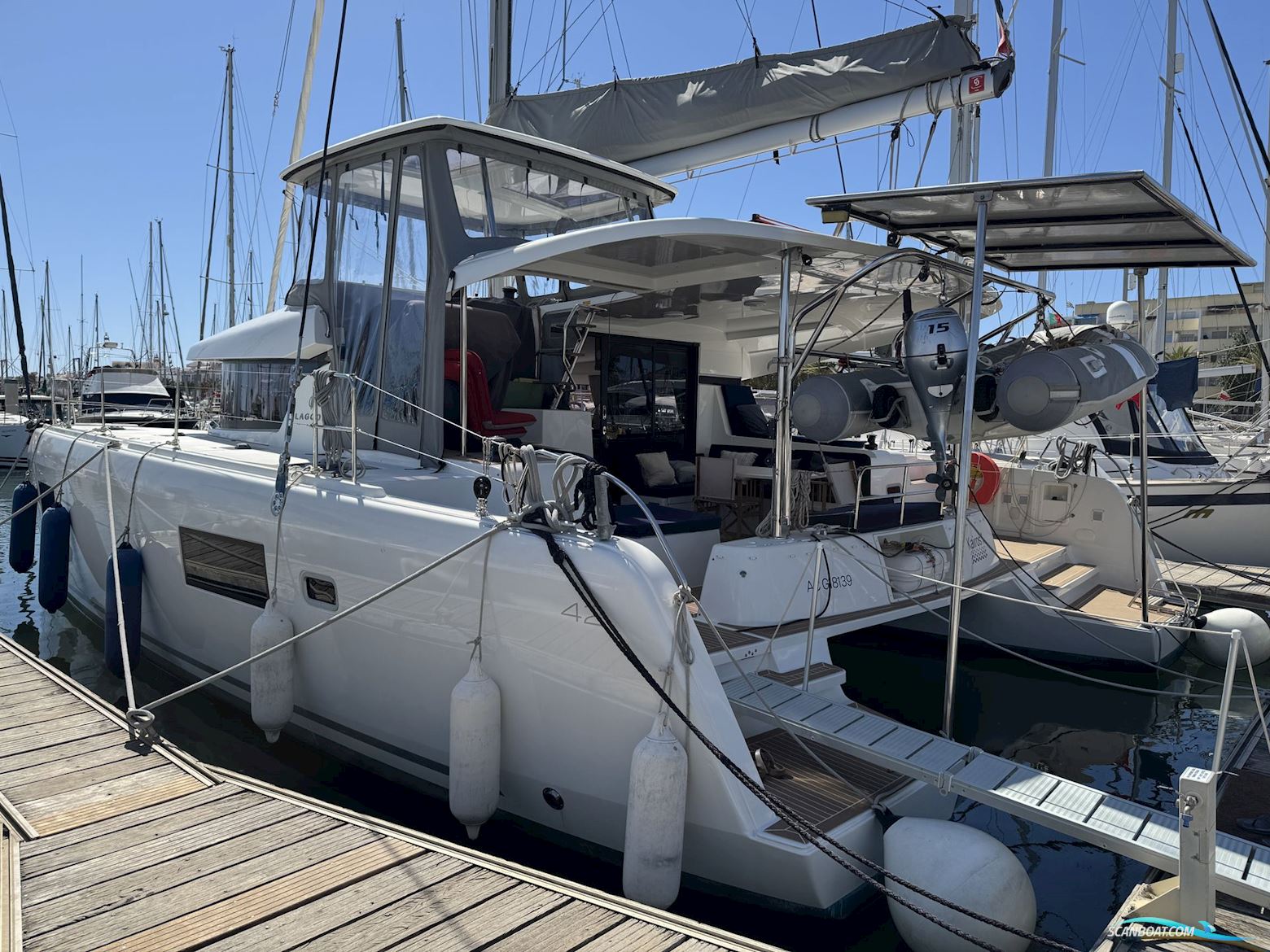 Lagoon 42