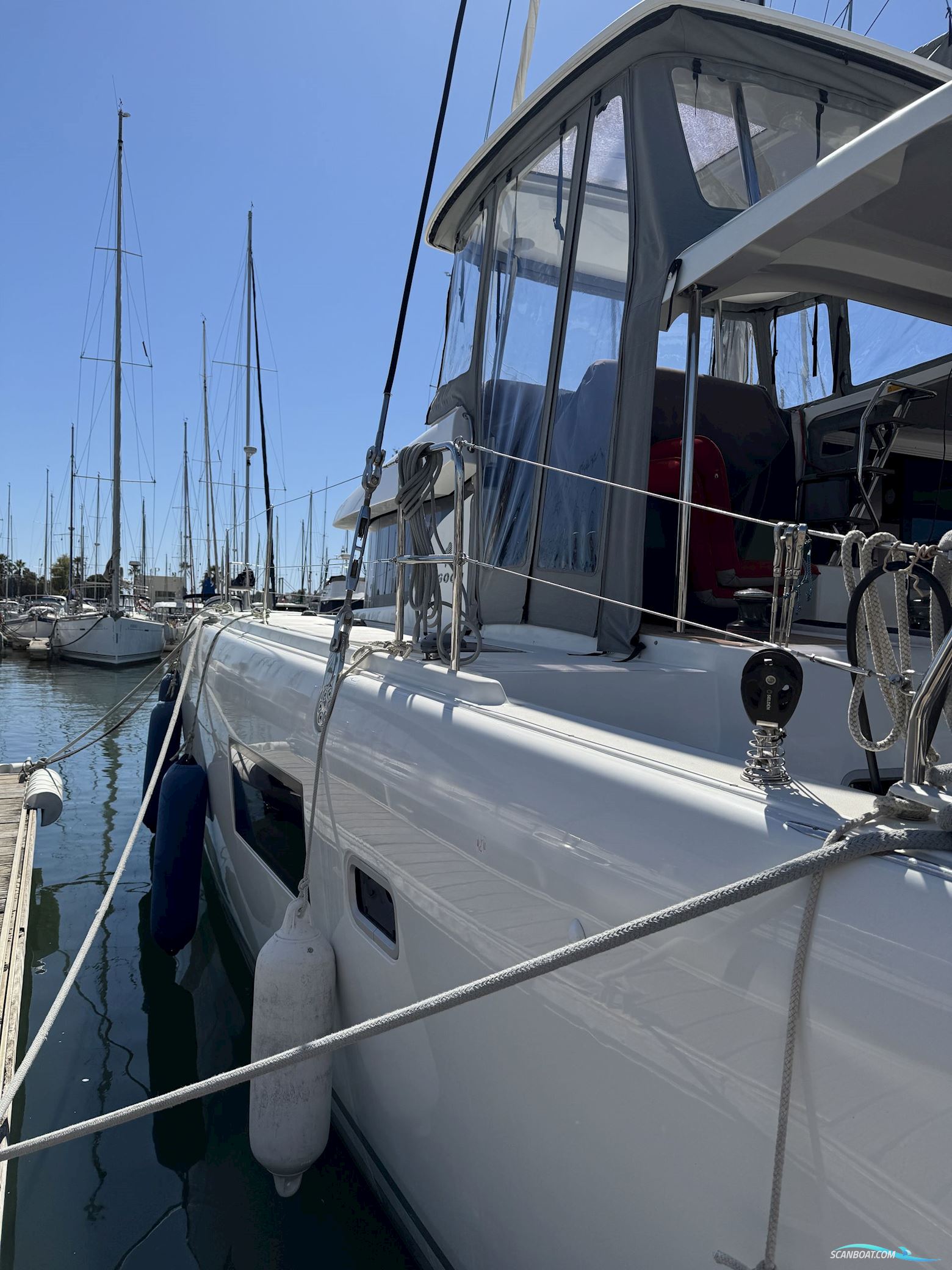 Lagoon 42