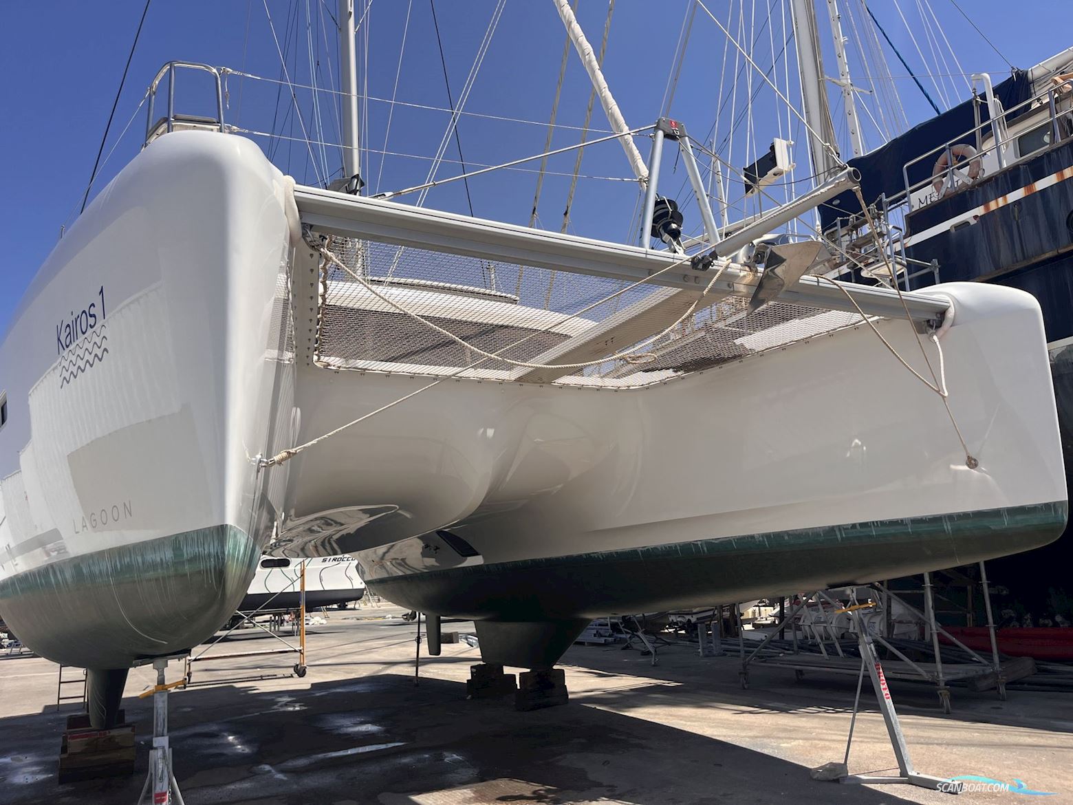 Lagoon 42
