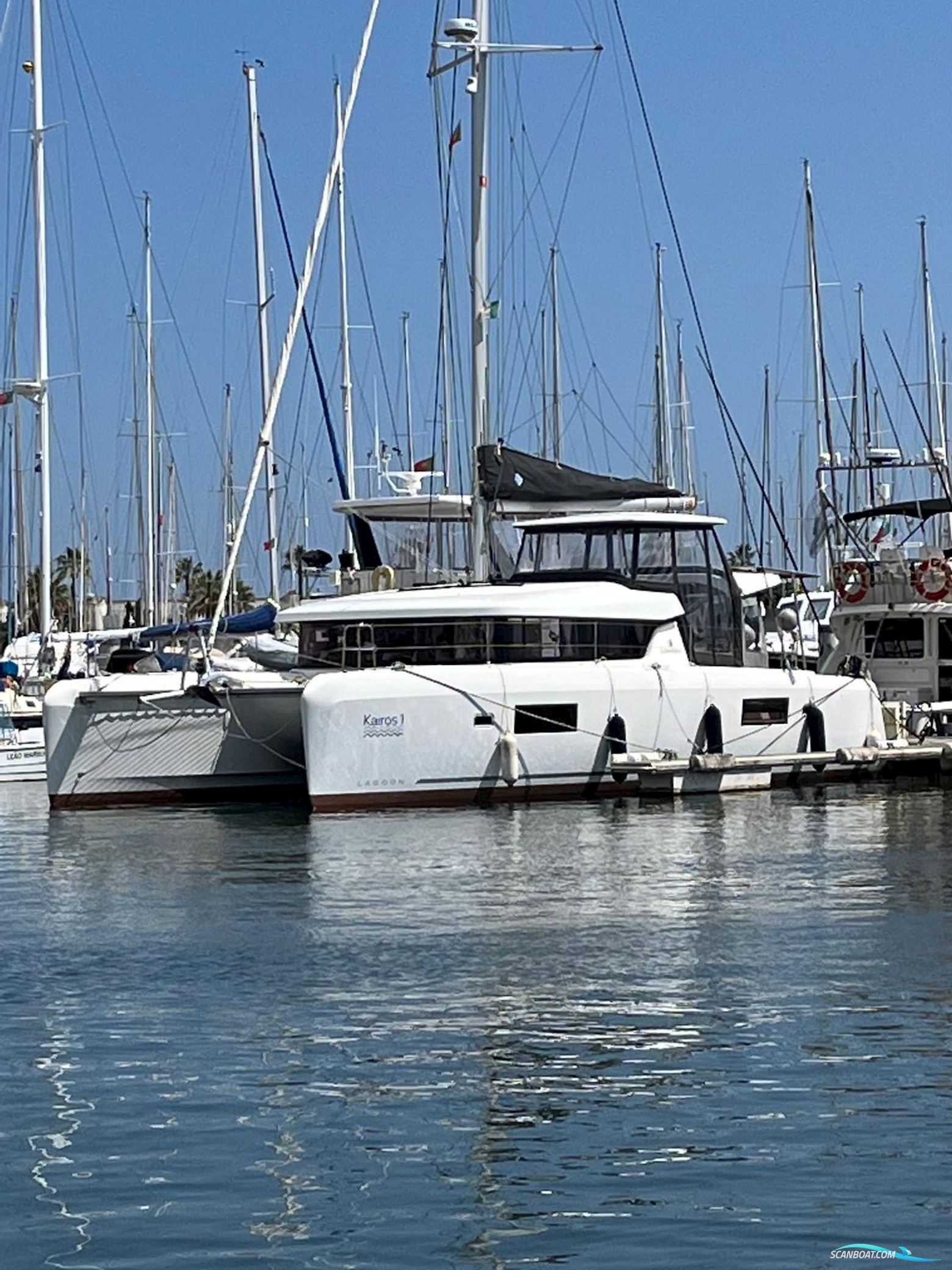 Lagoon 42