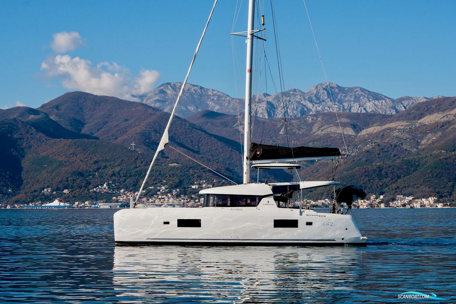 Lagoon 42