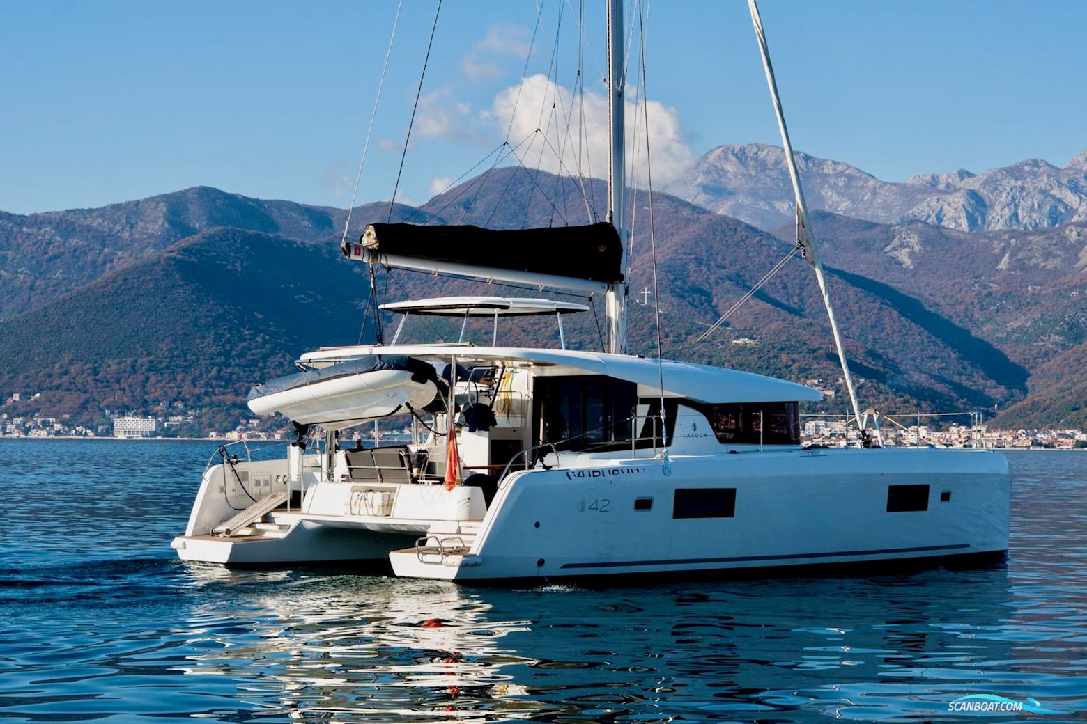 Lagoon 42