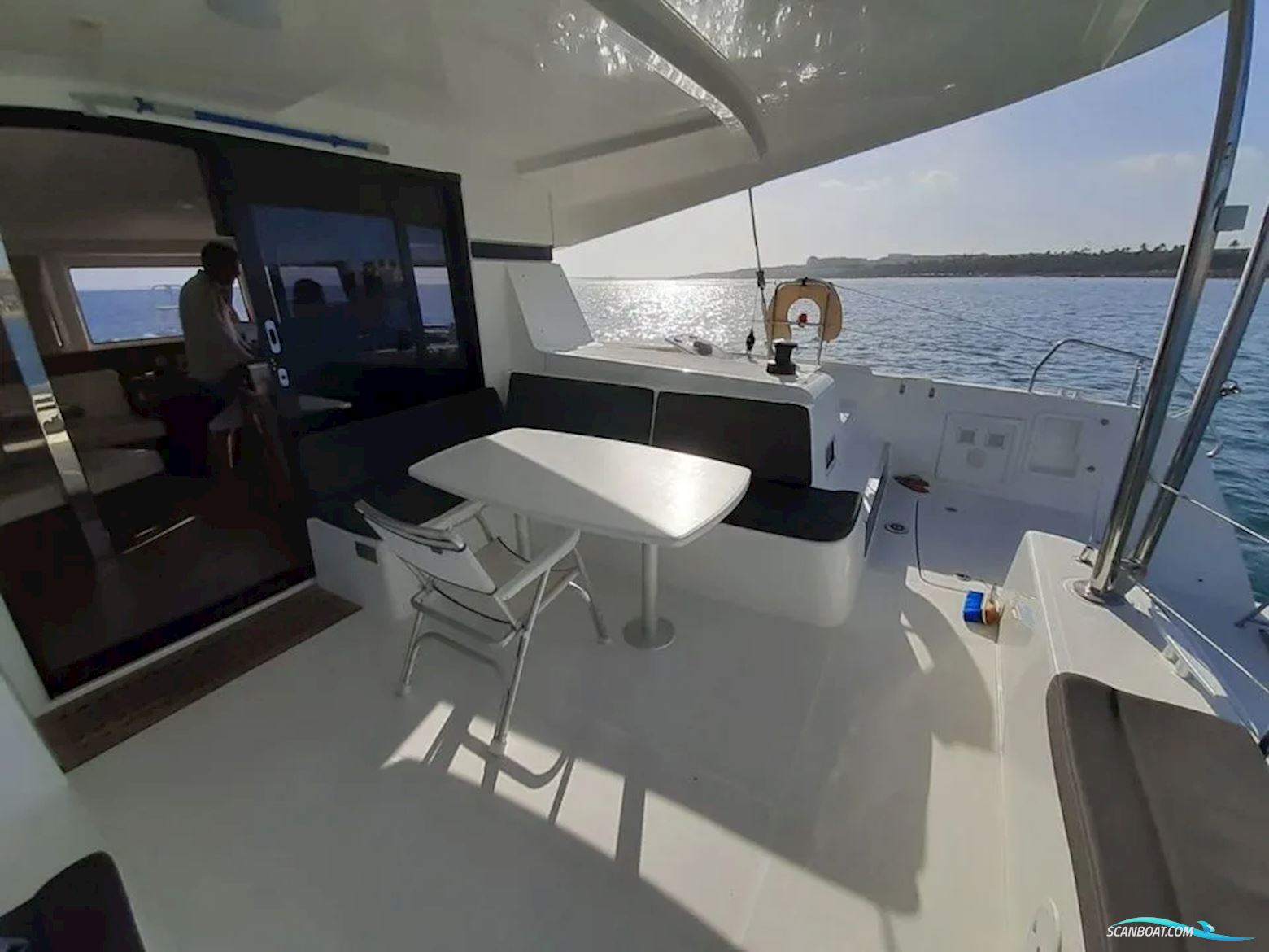 Lagoon 42