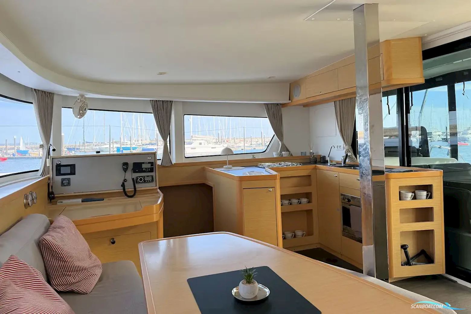 Lagoon 42