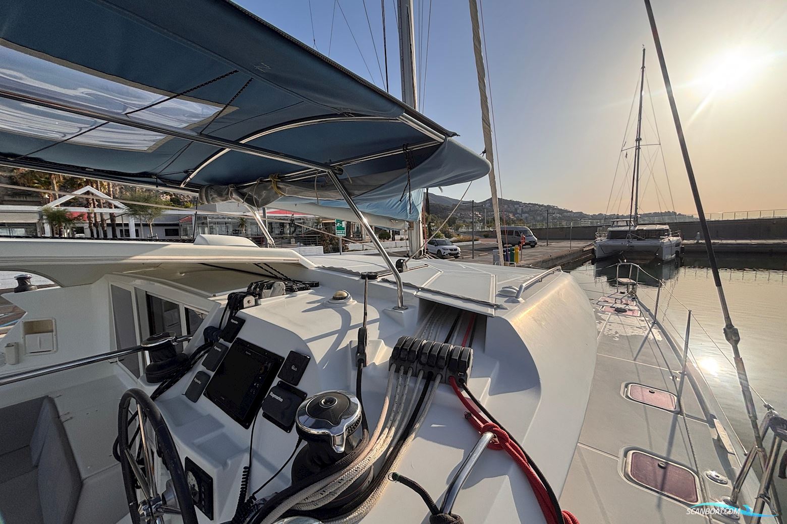 Lagoon 421