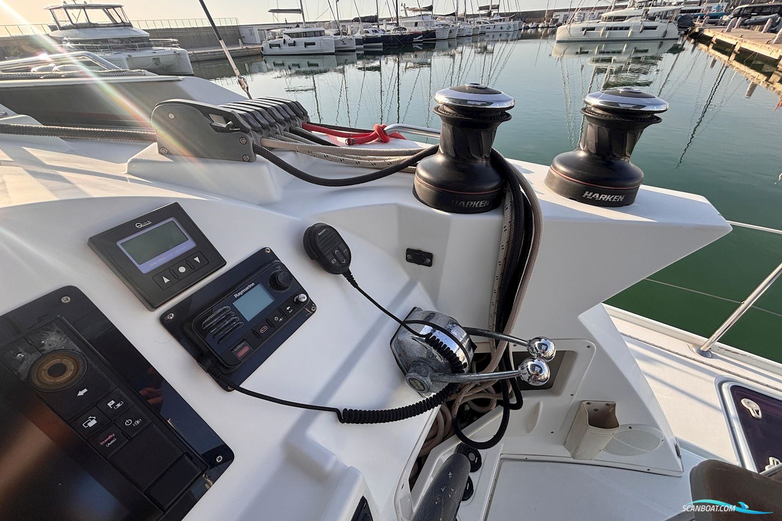 Lagoon 421