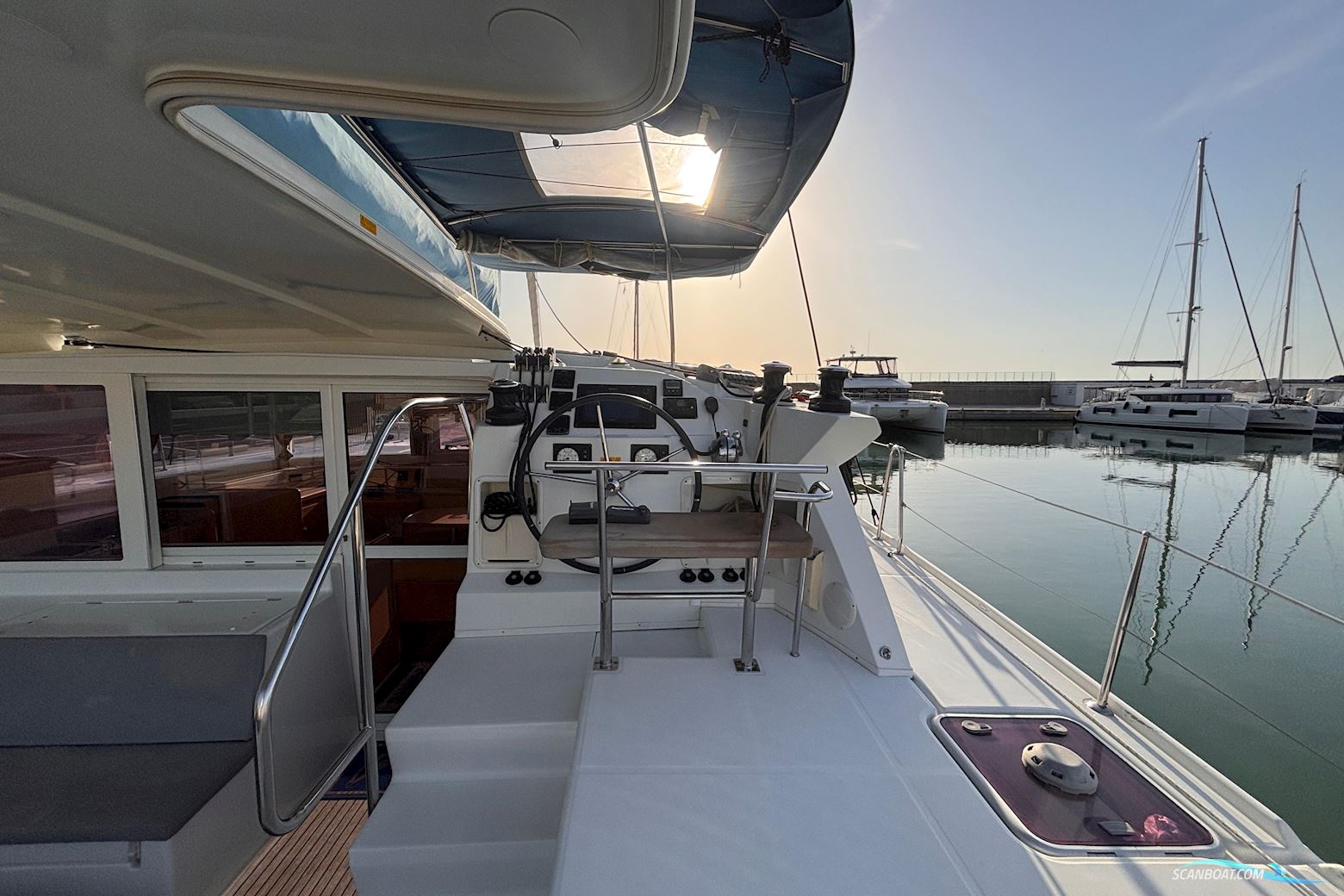 Lagoon 421